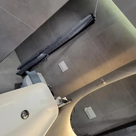 Apartment Golden Rays *