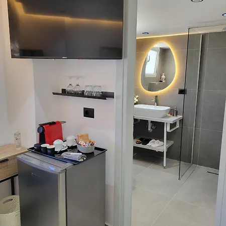 Apartment Golden Rays