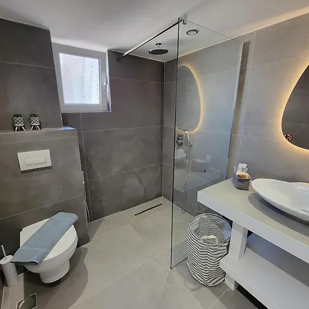 Golden Rays Apartment Sarande