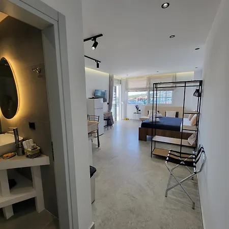 Apartment Golden Rays *