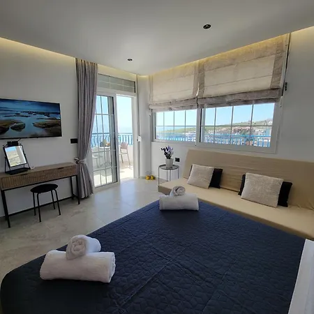 Golden Rays Apartment